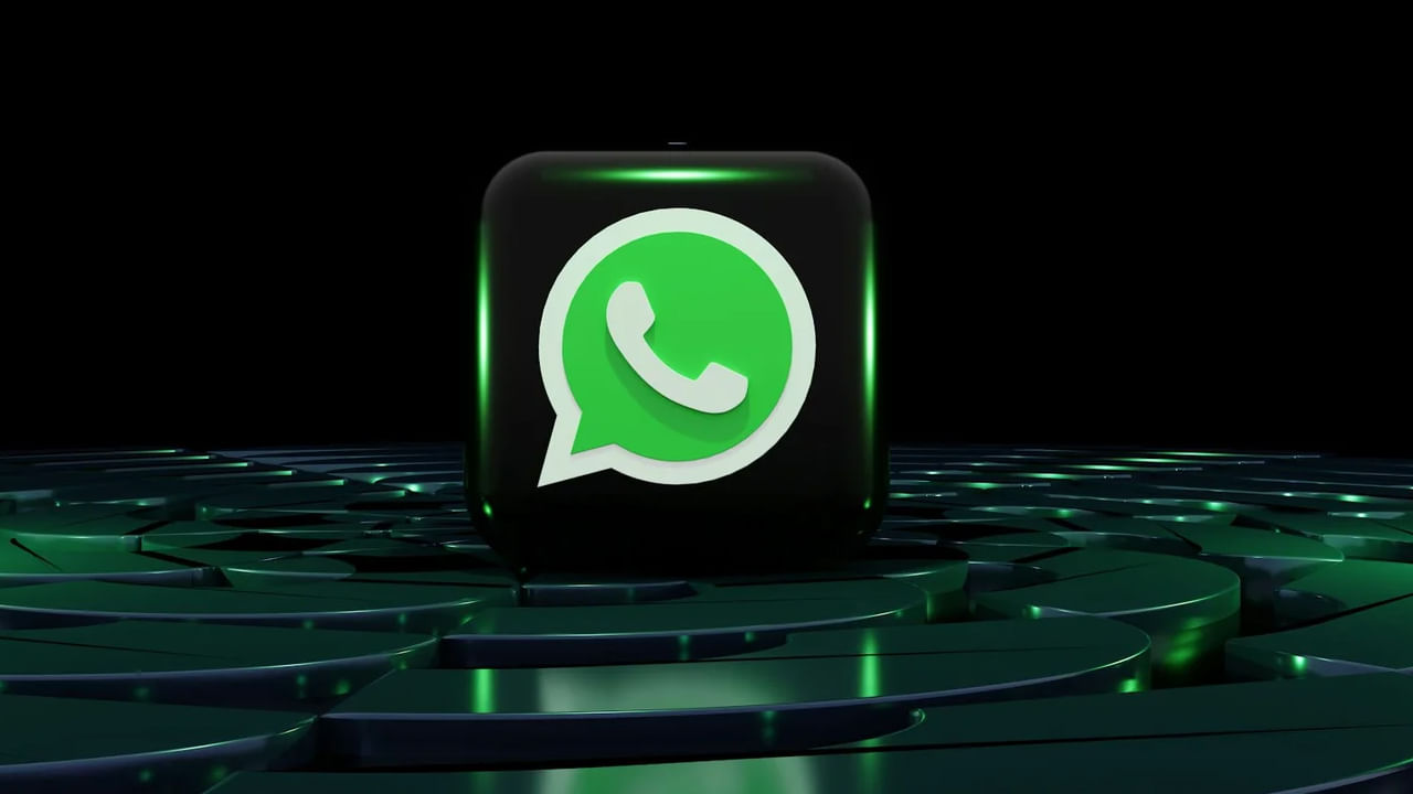 ఇప్పటి వరకు స్టేటస్‌లో ఒకటి మించి ఎక్కువ ఫొటోలు పెట్టుకోవాలంటే ఇతన థర్డ్‌ పార్టీ యాప్స్‌లో ఫోటోలను కొలేజ్‌ చేసి, ఎడిట్‌ చేసిన తర్వాత వాటిని వాట్సాప్‌లో స్టేటస్‌గా పెట్టుకోవాల్సి వచ్చేది. ఈ విషయంలో తమ యూజర్స్‌ ఇబ్బందిని గుర్తించిన వాట్సాప్‌ ఈ సమస్యను పరిష్కరించేందుకు స్టేటస్ విభాగంలో నాలుగు కొత్త ఫీచర్లను యాడ్‌ చేసింది.