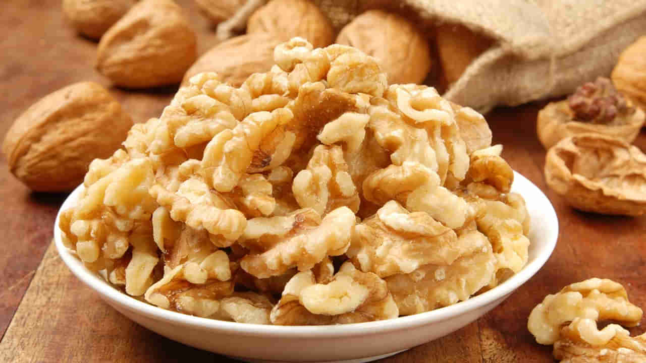 Walnuts: అసలు రోజుకూ ఎన్ని వాల్నట్స్ తినాలి.. ఎప్పుడు తినాలో మీకు తెలుసా?
