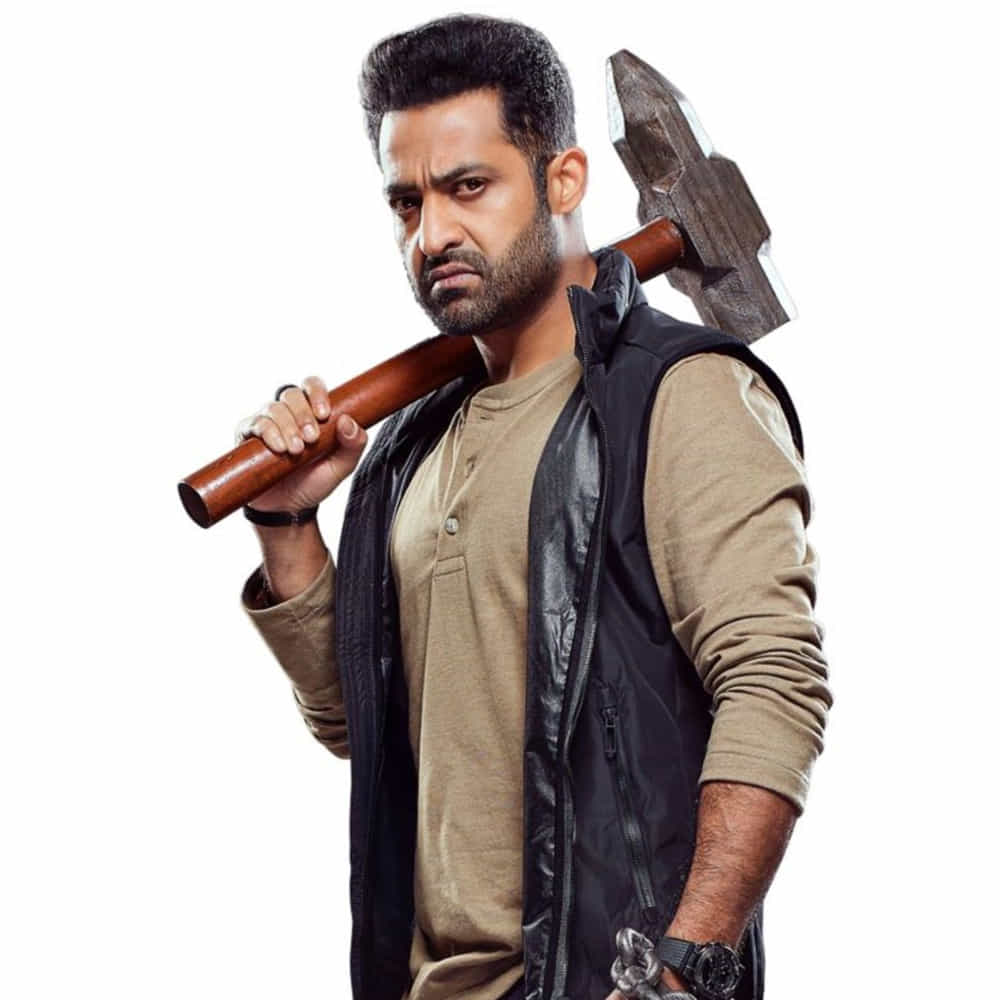 వార్ 2 సినిమా అనౌన్స్ చేసిన రోజు నుంచీ ఎంతసేపూ యాక్షన్ గురించే మాట్లాడుకుంటున్నారు.. ఎన్టీఆర్ ఎలా ఉంటాడు.. హృతిక్ ఎలా ఉండబోతున్నాడు.. ఇద్దరి మధ్య ఫైట్స్ ఎలా ఉండబోతున్నాయి.. డాన్సులు ఎలా ప్లాన్ చేస్తున్నారు అంటూ వీటి గురించే చర్చ నడుస్తుంది.