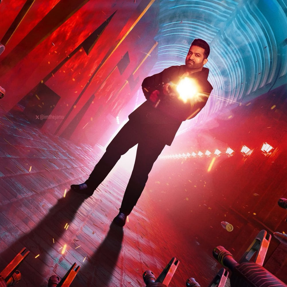 పఠాన్, టైగర్, వార్.. ఏ సినిమా తీసుకున్నా అందులో గ్లామర్ డోస్ నెక్ట్స్ లెవల్‌లో ఉంటుంది.పఠాన్‌లో దీపిక.. టైగర్‌లో కత్రినా కైఫ్.. వార్‌లో వాణి కపూర్ గ్లామర్ షో ఆయా సినిమాలకు బాగా హెల్ప్ అయింది. వార్ 2లోనూ ఇదే జరుగుతుంది.