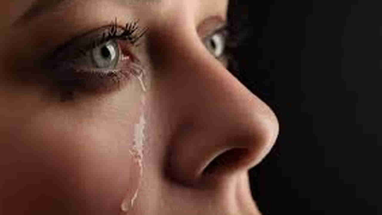 Health Tips: కళ్ల నుంచి తరుచూ నీరు కారుతుందా..? ఆ వ్యాధి కావచ్చు.. జాగ్రత్త..