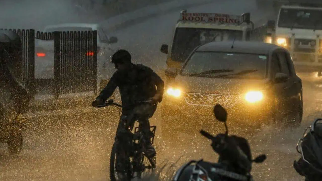 Hyderabad: హైదరాబాద్‌పై మరోసారి వరుణుడి గర్జన.. అతి భారీ వర్షసూచన