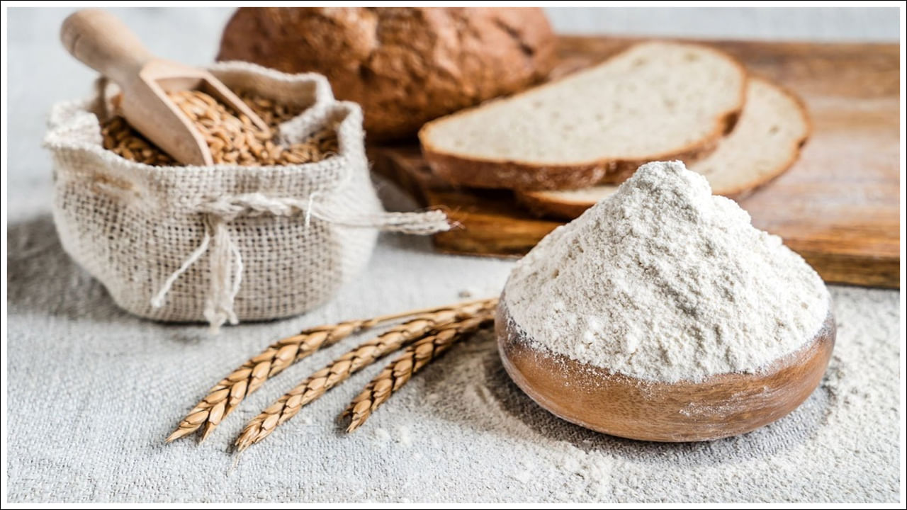 Wheat Flour Purity: మార్కెట్లో నకిలీ గోధుమపిండి.. ఒరిజినలా? కదా? ఇలా ఇంట్లోనే చెక్ చేసుకోండి! Wheat Flour Purity: మార్కెట్లో నకిలీ గోధుమపిండి.. ఒరిజినలా? కదా? ఇలా ఇంట్లోనే చెక్ చేసుకోండి!