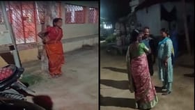 మహిళను చెట్టుకు కట్టేసి కొట్టిన సమీప బంధువులు!