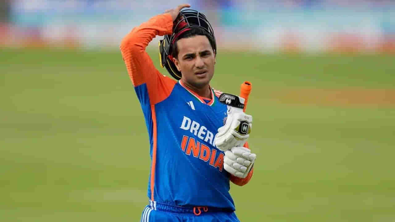 అటు యువరాజ్, ఇటు రోహిత్.. ఒకే దెబ్బకు ఇద్దరు దిగ్గజాల రికార్డులు బ్రేక్ చేసిన అభిషేక్..