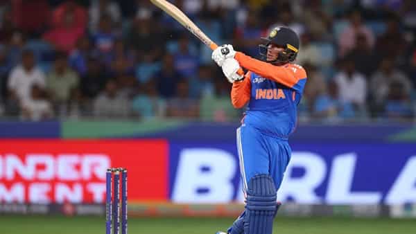 Abhishek Sharma : సంజు శాంసన్ కంటే 10 సిక్స్లు ఎక్కువ..అభిషేక్ శర్మ బ్యాటింగ్ చూసి అవాక్కయిన పాక్ మాజీ స్టార్ ప్లేయర్