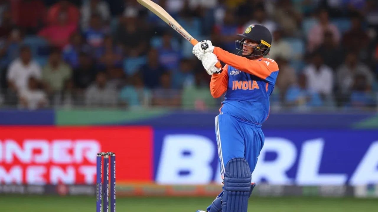 Abhishek Sharma : సంజు శాంసన్ కంటే 10 సిక్స్లు ఎక్కువ..అభిషేక్ శర్మ బ్యాటింగ్ చూసి అవాక్కయిన పాక్ మాజీ స్టార్ ప్లేయర్