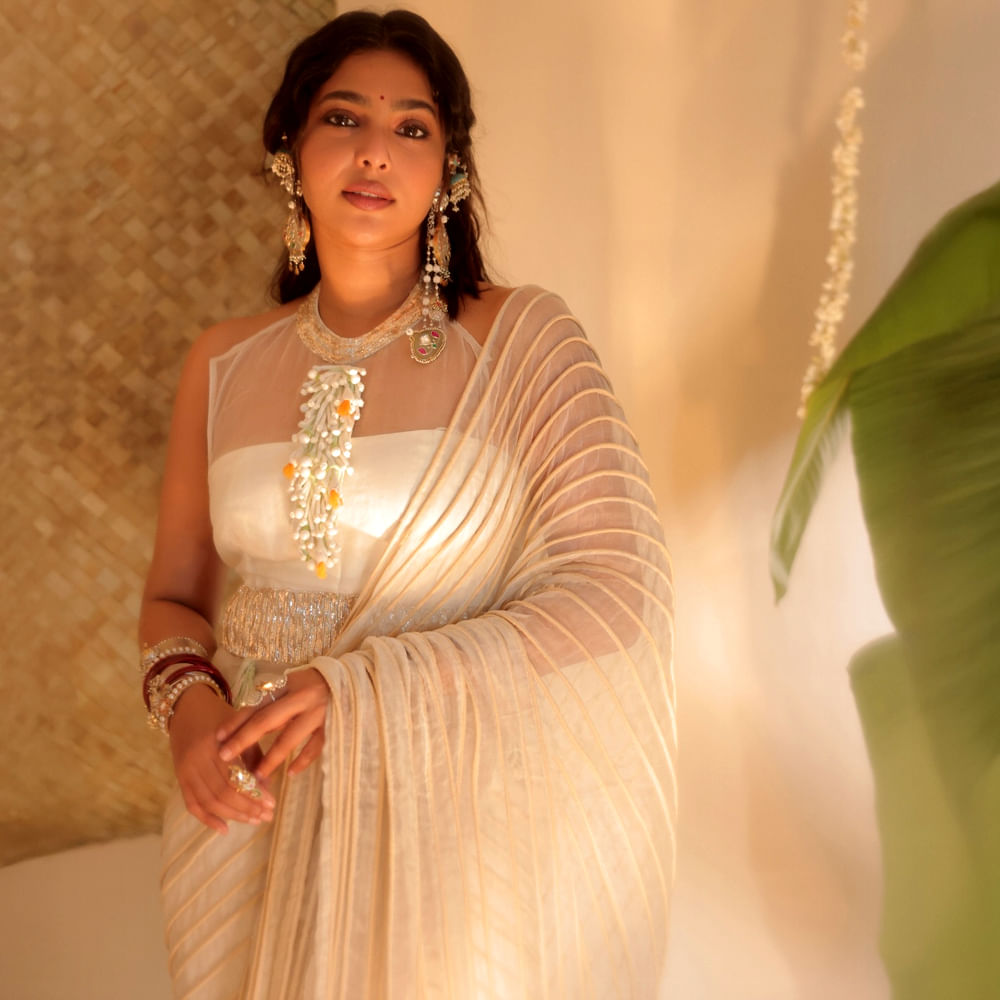 ఈ సినిమా అంతగా ఆకట్టుకోకపోవడంతో తెలుగులో పెద్దగా గుర్తింపు రాలేదు. ఆతర్వాత అమ్ము అనే సినిమాలో నటించింది. ఆ సినిమా కూడా బాక్సాఫీస్ దగ్గర బోల్తా కొట్టింది. మణిరత్నం దర్శకత్వంలో వచ్చిన పొన్నియన్ సెల్వన్ సినిమాలో నటించి మెప్పించింది.