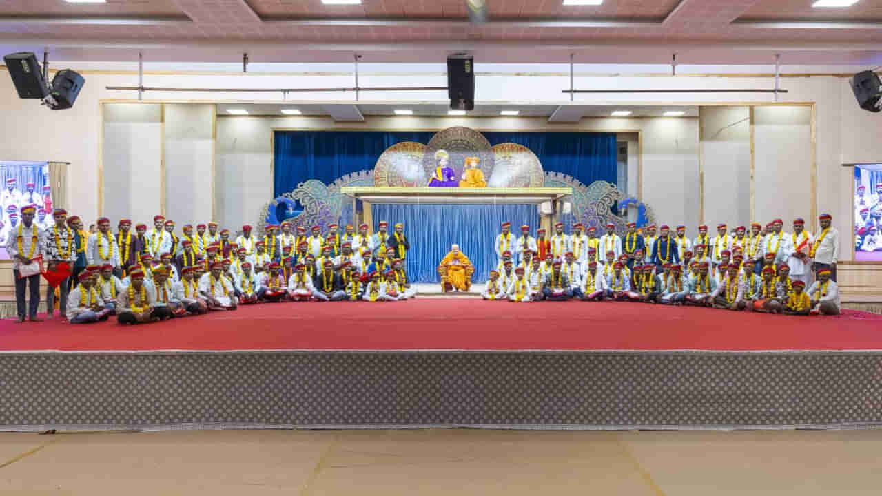 అట్టహాసంగా స్వామినారాయణ ఆలయ ప్రారంభోత్సవం.. కళాకారులకు దక్కిన అరుదైన రాజ గౌరవం