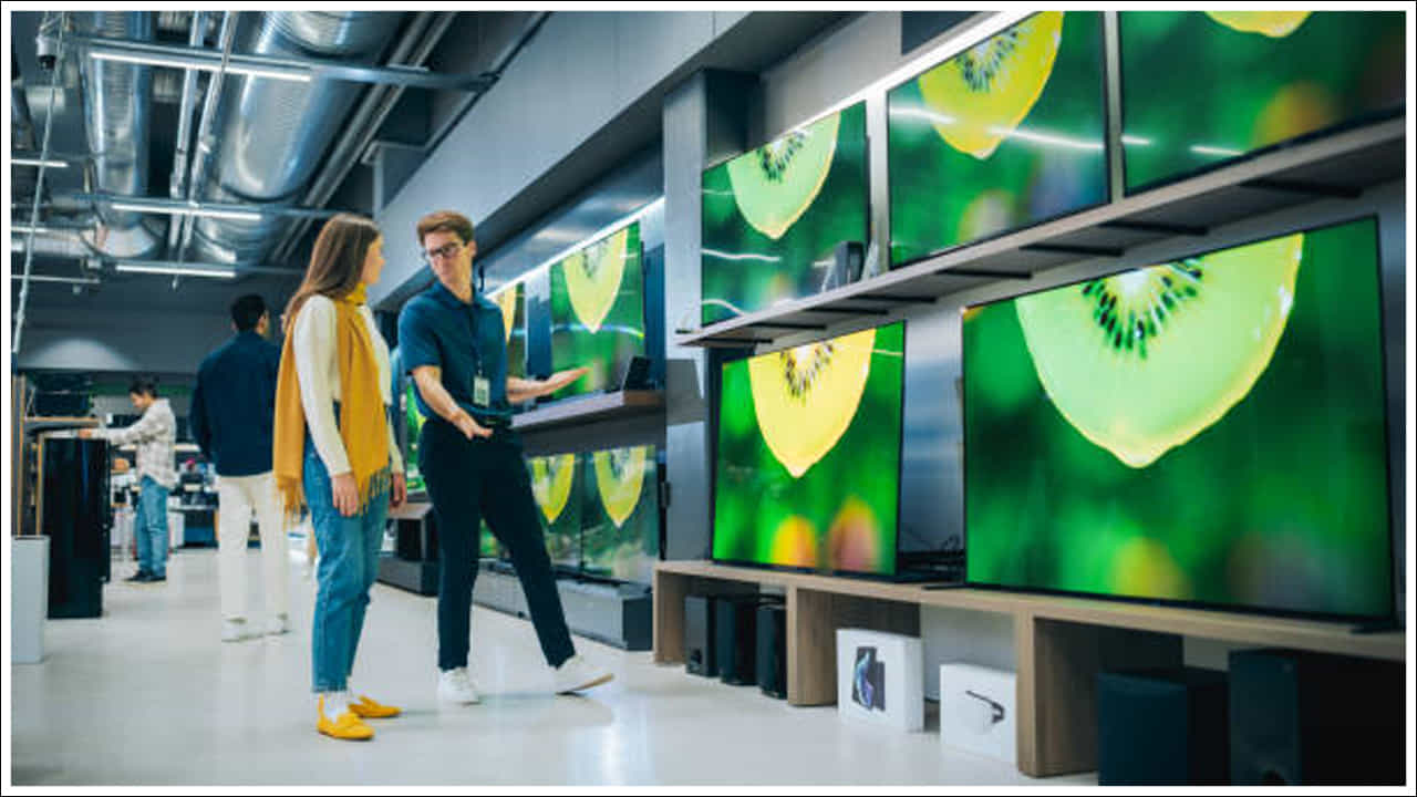అలాగే 60% తగ్గింపుతో ఈ Samsung 55 అంగుళాల స్మార్ట్ NEO QLED టీవీని పొందండి. అద్భుతమైన బ్రైట్నెస్, కాంట్రాస్ట్ కోసం NEO QLED టెక్నాలజీతో వస్తుంది. ప్రస్తుతం ఈ Samsung 65 అంగుళాల QLED స్మార్ట్ టీవీ Amazon సేల్లో 34% తగ్గింపుతో అందుబాటులో ఉంది.