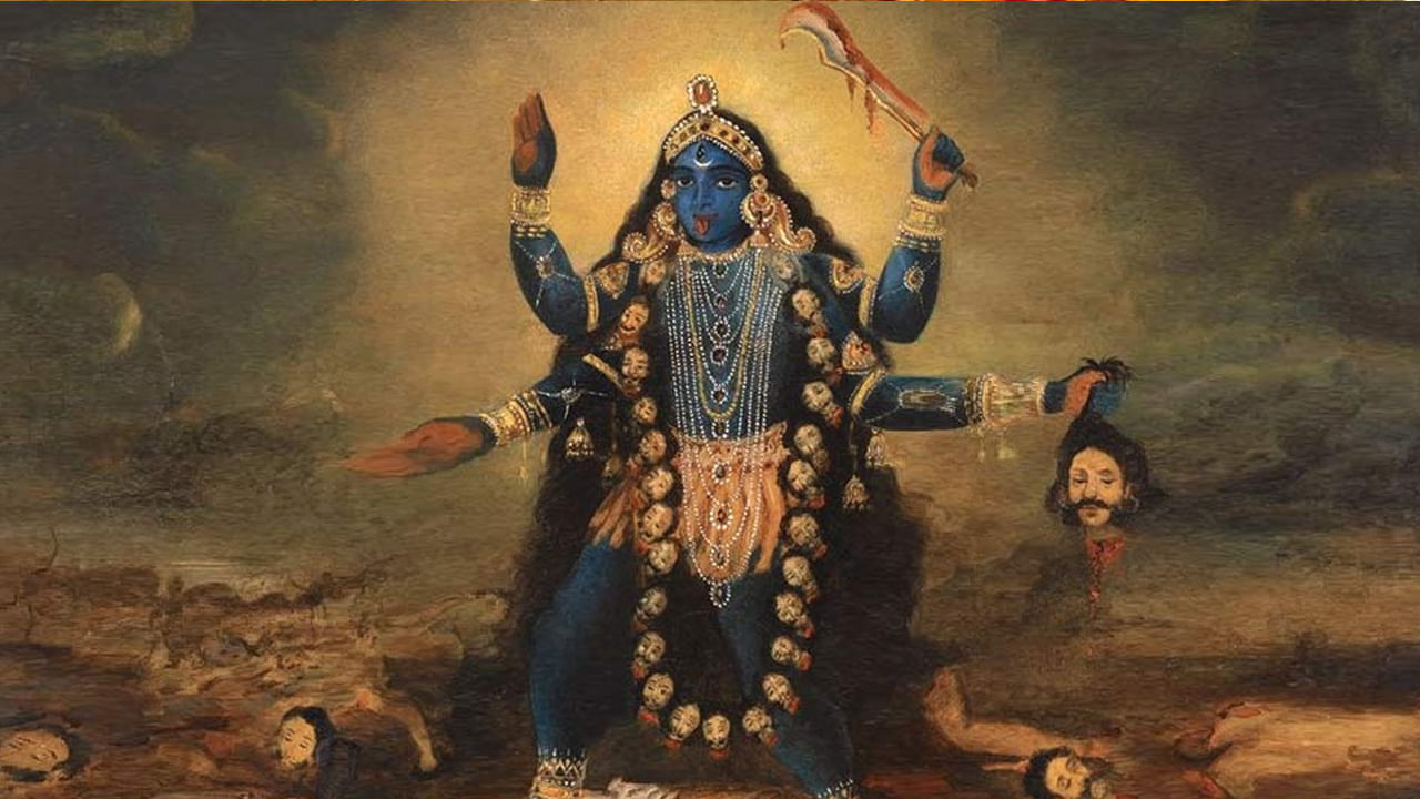 ఎంతో మందికి ఇష్టమైన దుర్గా మాత శరన్నవరాత్రి ఉత్సవాలు సెప్టెంబర్ 22నప్రారంభమైన విషయం తెలిసిందే. తొమ్మిది రోజుల పాటు అమ్మవారిని తొమ్మిది రూపాల్లో పూజిస్తారు. అయితే ఈ సంవత్సరం మాత్రం అమ్మవారి నవరాత్రి ఉత్సవాలను పది రోజులు జరుపుకోనున్నారు. ఇప్పటికే నవరాత్రి ఉత్సవాలు ప్రారంభమై రెండు రోజులు పూర్తైది. అయితే ఈ క్రమంలో ఎవ్వరైనా సరే ఈ నవరాత్రి ఉత్సవాల సమయంలో కొన్ని విషయాల పట్ల చాలా జాగ్రత్తగా ఉండాలంట.