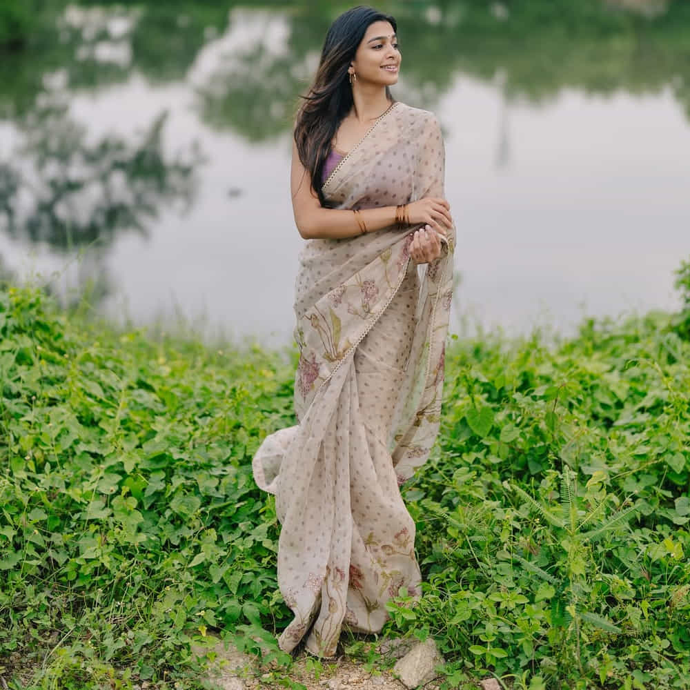 ఈ సినిమాలో ఆమెతోపాటు యూట్యూబ్ స్టార్, మేమ్ ఫేమస్ సినిమా హీరో సుమంత్ ప్రభాస్ హీరోగా కనిపించనున్నాడని టాక్. అనంతికతోపాటు సుమంత్ సైతం ఇప్పుడిప్పుడే ఇండస్ట్రీలో తనకంటూ మంచి గుర్తింపు సంపాదించుకుంటున్నాడు.