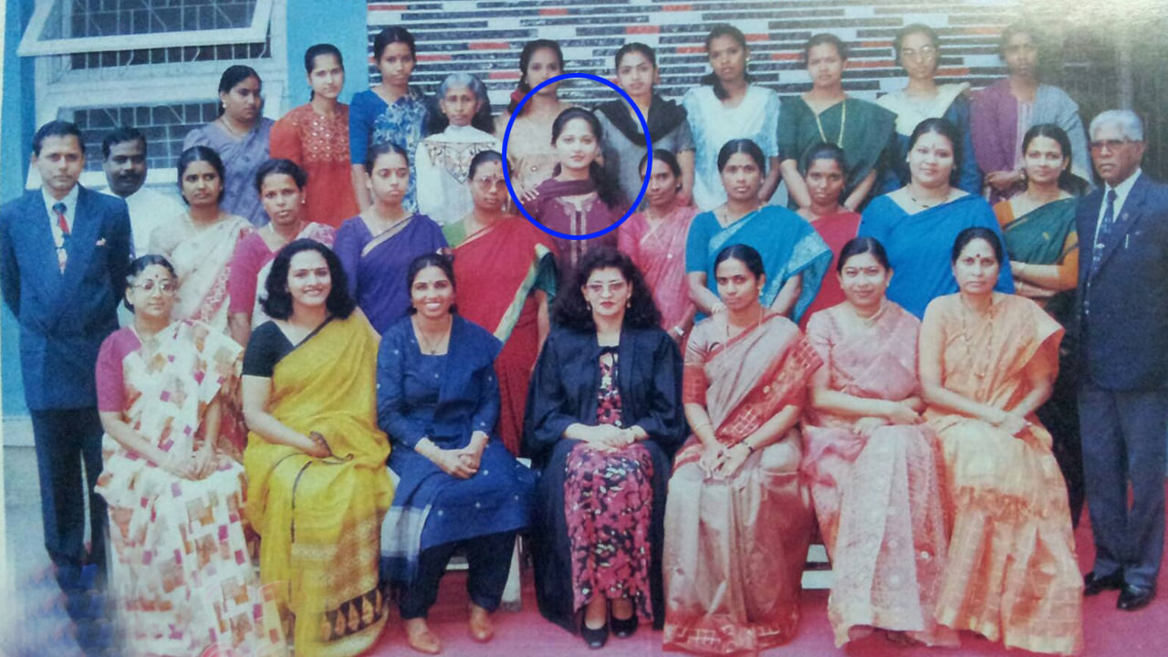 Actress: అప్పుడు స్కూల్లో టీచర్.. తెలుగు ఇండస్ట్రీని షేక్ చేసిన టాప్ హీరోయిన్.. ఎవరో గుర్తుపట్టారా.. ?