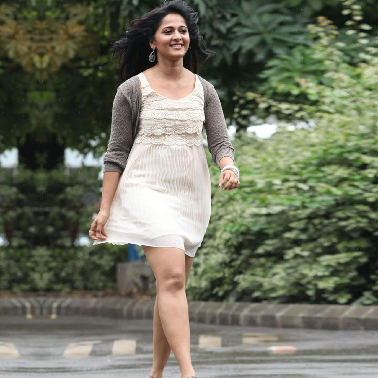 ఘాటి సినిమా మీద చాలా చాలా హోప్స్ పెట్టుకున్నారు డైరక్టర్‌ క్రిష్‌. అంతకన్నా ఎక్కువగానే సినిమా సక్సెస్‌ని ఆకాంక్షించారు అనుష్క. అయితే అనుకున్నదొకటి.. అయిందొకటి. సినిమా ఆశించినంతగా క్లిక్‌ కాలేదు. అందుకే ఇప్పుడు మలయాళ కథనార్‌ మీదే ఆశలన్నీ అంటున్నారు స్వీటీ శెట్టి. 
