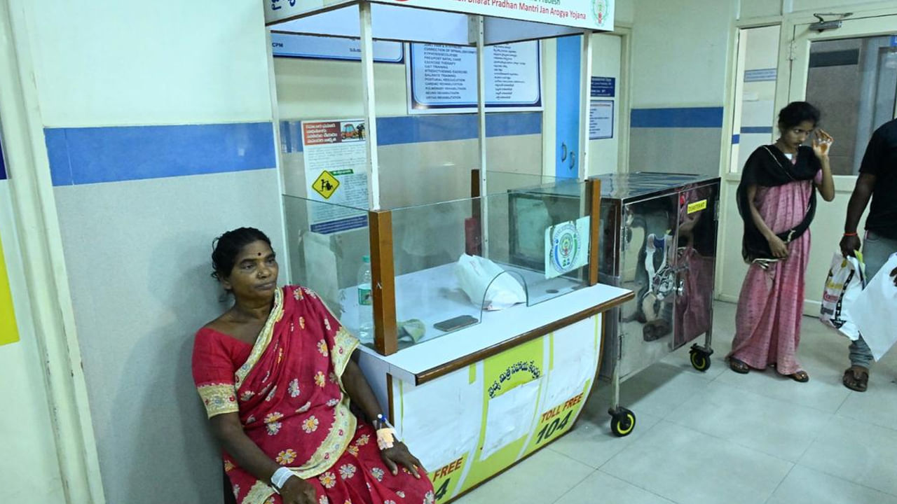 తెలుగు రాష్ట్రాల్లో వైద్య సేవలకు బ్రేక్.. నిలిచిన ఆరోగ్య శ్రీ.. అసలు విషయం ఇదే..!