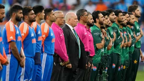 Asia Cup Final : పాక్ కెప్టెన్తో ఫోటోషూట్కు నో చెప్పిన భారత్.. పాత సంప్రదాయానికి బ్రేక్