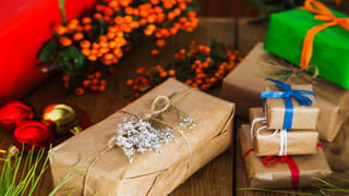 Peacock Feathers: నెమలి ఈకలు ఇంట్లో పెడితే మీ ఇంటికి ధనలాభం.. పాజిటివ్ ఎనర్జీ ప్రవాహం..