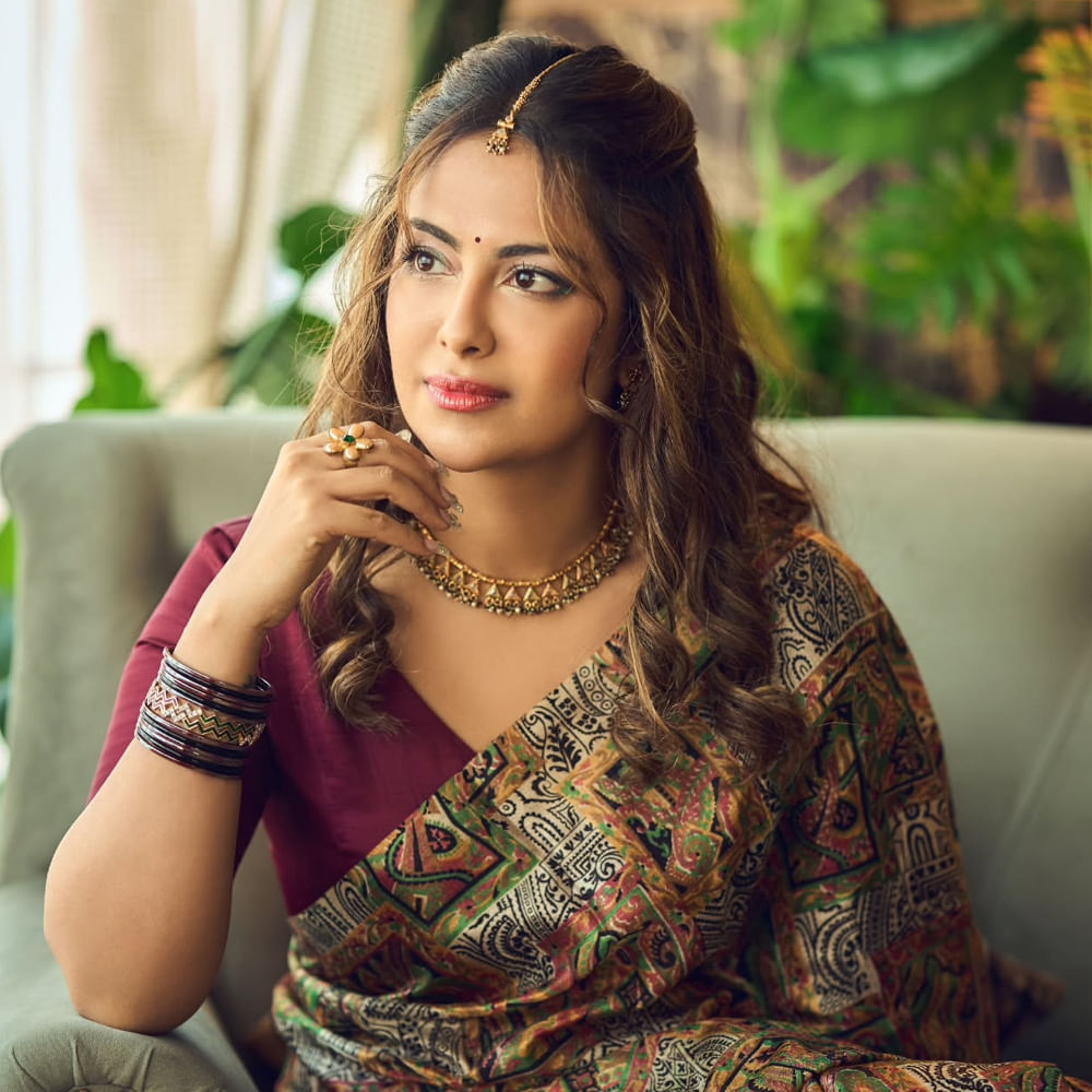 చిన్నారి పెళ్లి కూతురు సీరియల్ ద్వారా మంచి గుర్తింపు తెచ్చుకుంది అవీకా గోర్. అదే సమయంలో పలు సివిమాల్లో చైల్డ్ ఆర్టిస్టుగా కనిపించింది. హిందీతోపాటు తెలుగులోనూ ఈ బ్యూటీకి మంచి ఫాలోయింగ్ ఉంది. చిన్న వయసులోనే అద్భుతమైన నటనతో కట్టిపడేసింది.