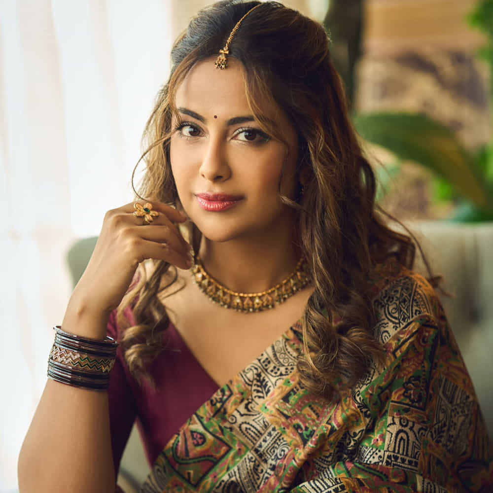 గత కొన్నేళ్లుగా వీరిద్దరు ప్రేమలో ఉన్నారు. ఓ రియాల్టీ షోలో జంటగా పాల్గొన్న వీరు తమ ప్రేమ గురించి బయటపెట్టారు. 2020 నుంచి వీరిద్దరు ప్రేమలో ఉన్నారని.. ఈ ఏడాది జూన్ లో నిశ్చితార్థం చేసుకున్నారు.