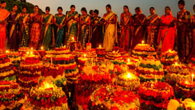 అయోమయంలో సద్దుల బతుకమ్మ..? పండితుల భిన్న ప్రచారాలు..