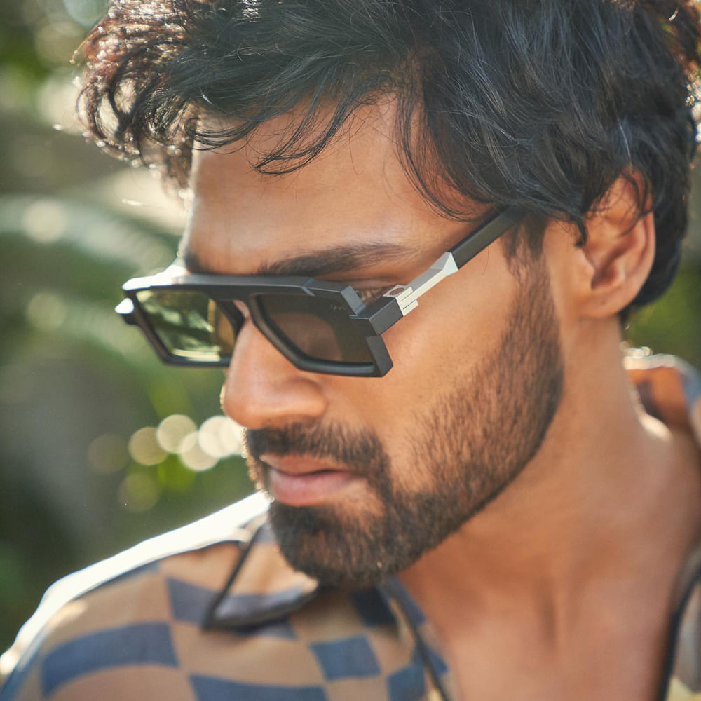 దీని తర్వాత స్పీడున్నోడు పోయినా.. జయ జానకీ నాయకాతో మాస్‌కు బాగా చేరువయ్యారు బెల్లంకొండ. మాస్ సినిమాలు చేస్తూనే సీత, రాక్షసుడు లాంటి డిఫెరెంట్ సినిమాలు ట్రై చేసారు ఈ కుర్ర హీరో.