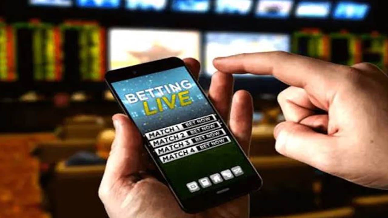 Hyderabad: ఆన్లైన్ బెట్టింగ్ గ్యాంగ్ గుట్టురట్టు.. జోరుగా రూ.లక్షల్లో లావాదేవీలు! 8 మంది అరెస్ట్..