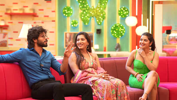 Bigg Boss Telugu 9: ఇదేం ట్విస్ట్ బిగ్ బాస్! హౌస్లోకి మాజీ కంటెస్టెంట్ల ఎంట్రీ.. అసలేం ప్లాన్ చేశారు?