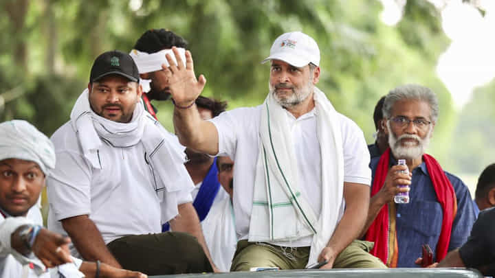 Bihar Election 2025: బిహార్లో ఇండి కూటమి సీఎం అభ్యర్థి అతనే.. కాంగ్రెస్ కీలక ప్రకటన.. Bihar Election 2025: బిహార్లో ఇండి కూటమి సీఎం అభ్యర్థి అతనే.. కాంగ్రెస్ కీలక ప్రకటన..