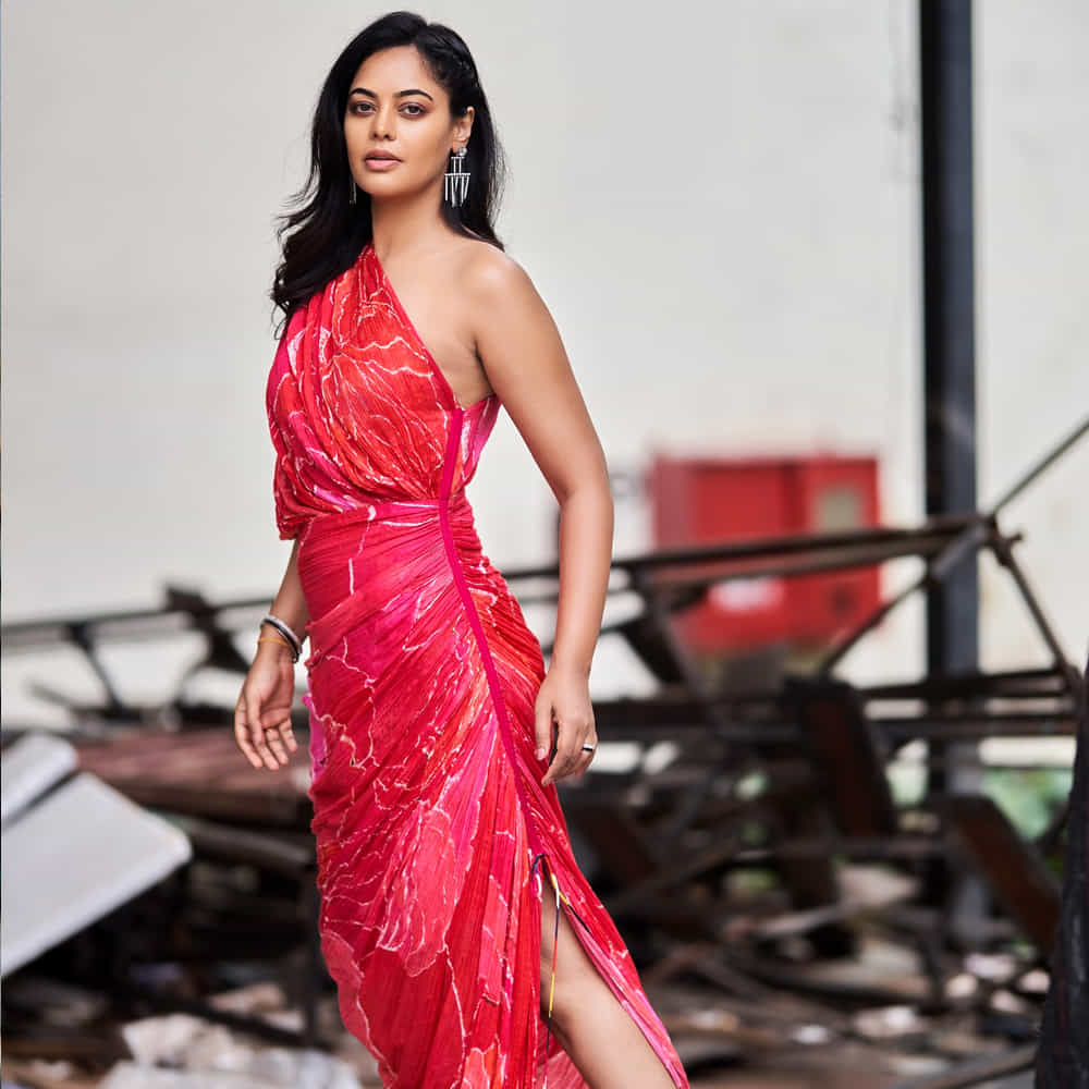 ఇక సోషల్ మీడియాలో యాక్టివ్ గా ఉన్న ఈ చిన్నది రెగ్యులర్‌గా ఫోటోలు, వీడియోలు షేర్ చేస్తూ అభిమానులను ఆకట్టుకుంటుంది. తాజాగా ఈ అమ్మడి బ్యూటీఫుల్ ఫోట్స్ అభిమానులను ఆకట్టుకుంటున్నాయి. ఈ ఫోటోలకు కుర్రాళ్ళు క్రేజీ కామెంట్స్ చేస్తున్నారు. 