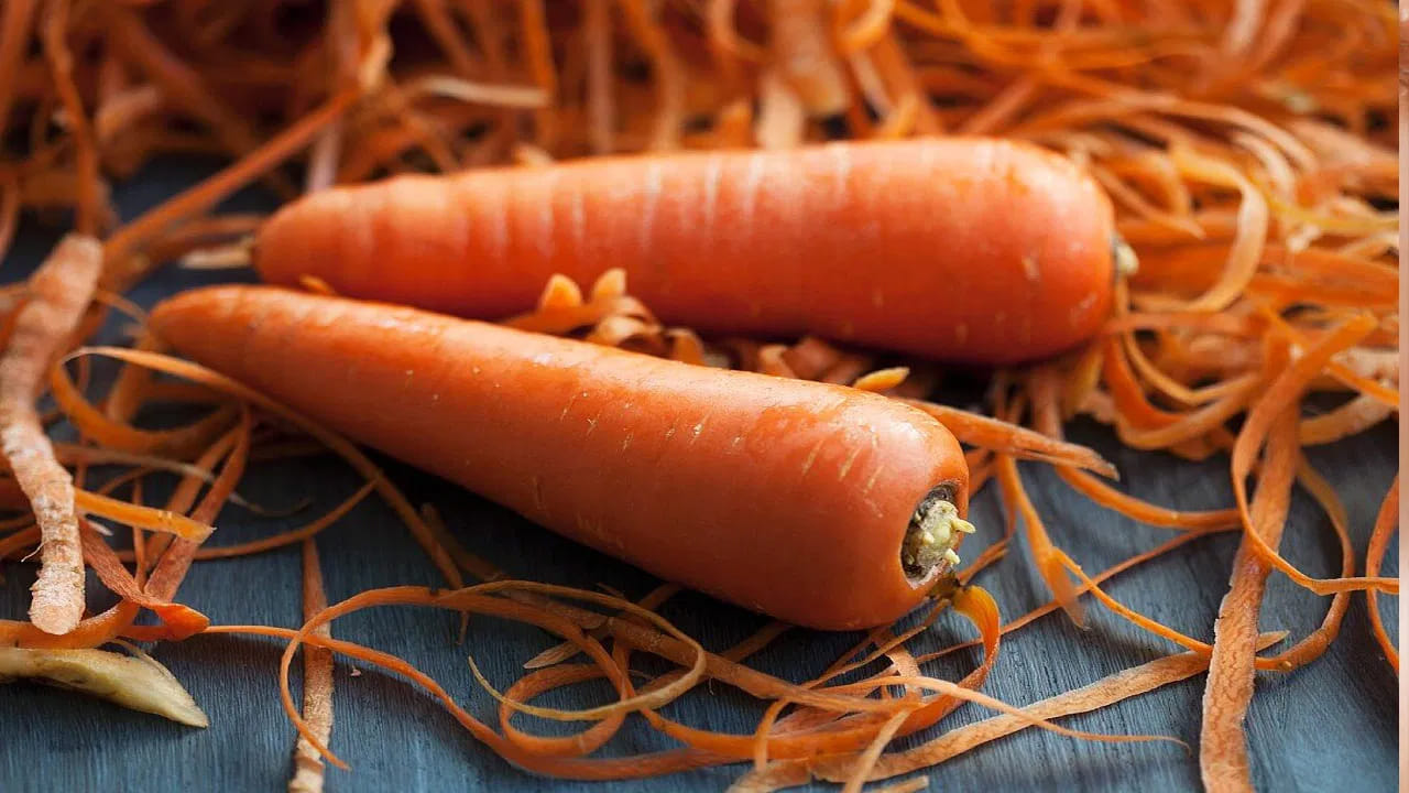 Carrot Peels: క్యారెట్ తొక్కలతో ఖతర్నాక్ అద్భుతాలు.. తెలిస్తే అవాక్కే..
