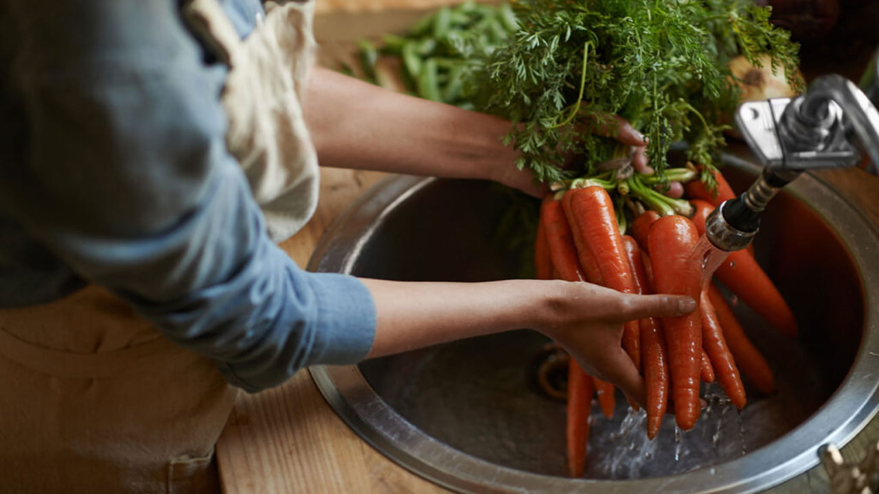 Carrot for Glowing Skin: చర్మాన్ని నవయవ్వనంగా మార్చే క్యారెట్లు.. ఇలా వాడితే ఫుల్‌ బెనెఫిట్స్!