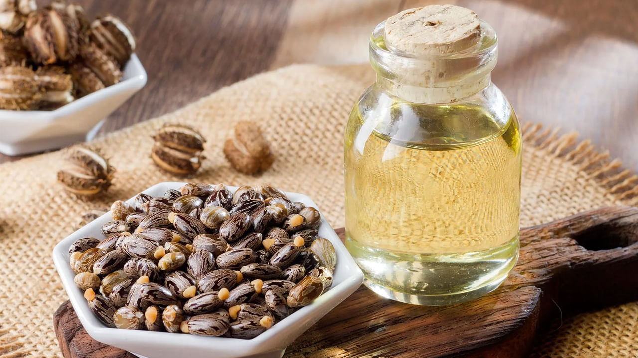 ఆముదం నూనె: ఆముదం నూనె కూడా జుట్టు పెరుగుదలకు మంచి ఎంపిక. ఎందుకంటే ఇందులో రిసినోలిక్ ఆమ్లం, ముఖ్యమైన కొవ్వు ఆమ్లాలు పుష్కలంగా ఉంటాయి. అందువల్ల, ఈ నూనె జుట్టు పెరుగుదలను ప్రోత్సహించడంలో, మూలాలను బలోపేతం చేయడంలో సహాయపడుతుంది. ఆలాగే ఇది జుట్టు రాలే సమస్యను కూడా తగ్గిస్తుంది