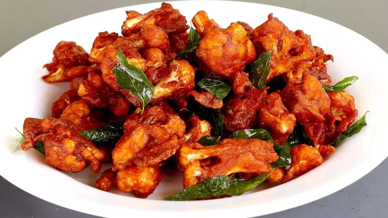 మీరు గ్యాస్, ఎసిడిటీ సమస్యలతో బాధపడుతుంటే క్యాలీఫ్లవర్ వినియోగాన్ని తగ్గించాలి. క్యాలీఫ్లవర్‌లో కార్బోహైడ్రేట్లు ఉంటాయి. ఇవి జీర్ణ సమస్యలను పెంచుతాయి. అలాగే మీరు థైరాయిడ్ సమస్యలతో బాధపడుతుంటే కాలీఫ్లవర్ తినకండి.