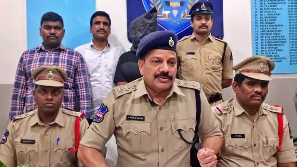 Chain Snatcher Held