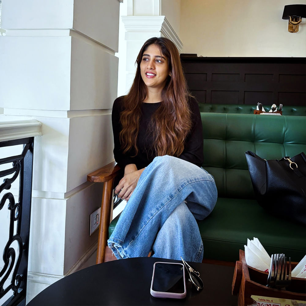 షార్ట్ ఫిలిమ్స్ నుంచి సినిమాల్లోకి వచ్చిన వారు చాలా మంది ఉన్నారు. అలా వచ్చిన వారిలో చాందిని చౌదరి ఒకరు. హీరోయిన్ గా ఆచి తూచి సినిమాలు చేస్తూ ప్రేక్షకులను ఆకట్టుకుంటుంది. హీరోయిన్ గా చేయకముందు పలు సినిమాల్లో చిన్న చిన్న రోల్స్ చేసింది. లైఫ్ ఈజ్ బ్యూటీఫుల్, ప్రేమ ఇష్క్ కాదల్, కేటుగాడు, బ్రహ్మోత్సవం సినిమాల్లో చిన్న రోల్స్ చేసింది.