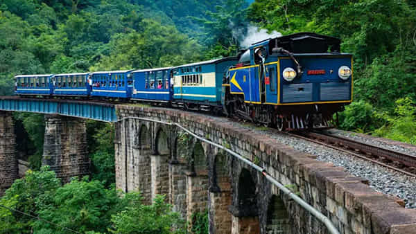Indian Railways: ఒక్క రైలు టికెట్తో భారతదేశం అంతటా ప్రయాణించవచ్చు.. ఎలాగో తెలుసా?