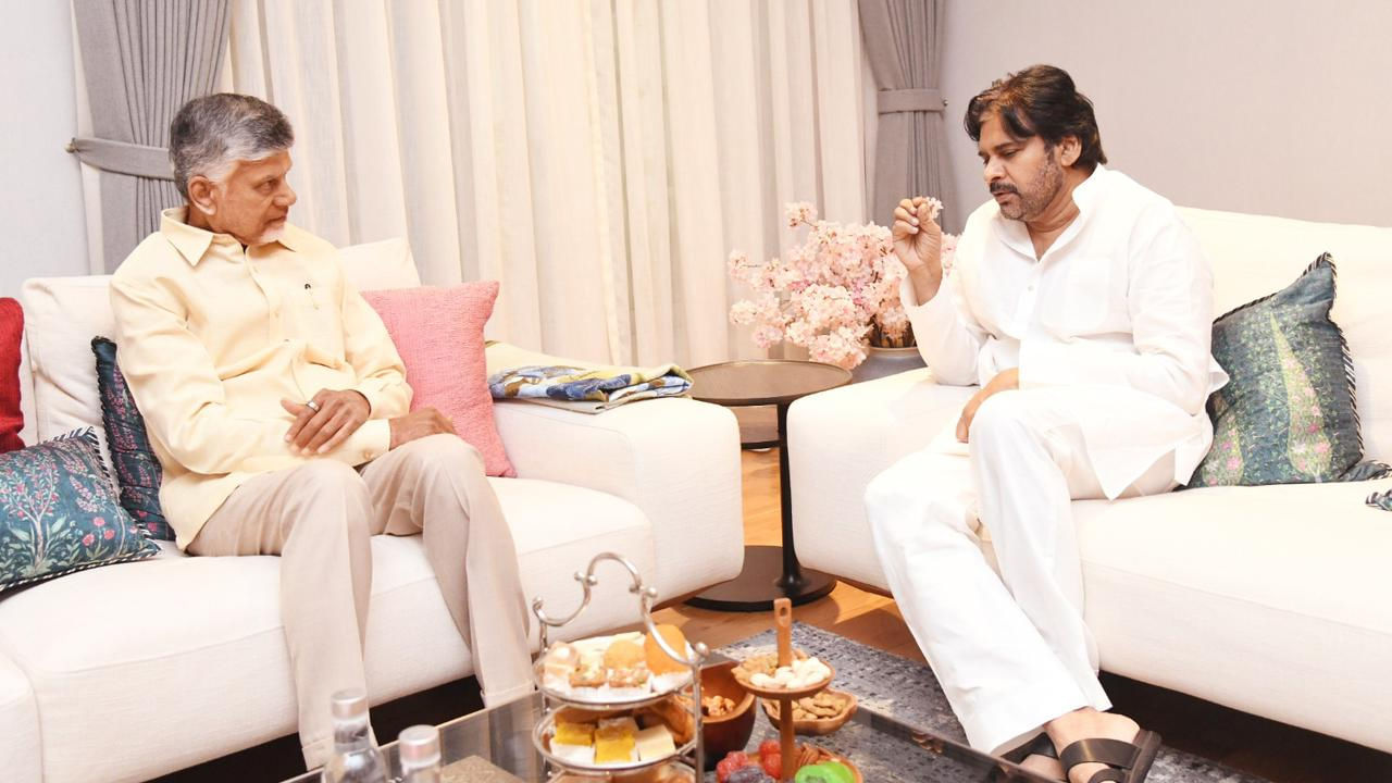 Hyderabad: డిప్యూటీ సీఎం పవన్ కల్యాణ్‌ను పరామర్శించిన సీఎం చంద్రబాబు