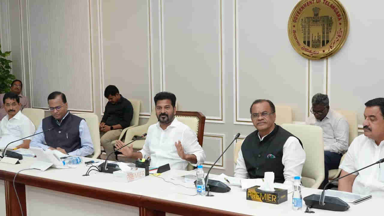 Telangana: హైదరాబాద్‌లోని సమస్యలపై దృష్టిపెట్టిన సీఎం.. వైద్యం, రోడ్డు రవాణా సహా పలు విషయాలపై సమీక్ష