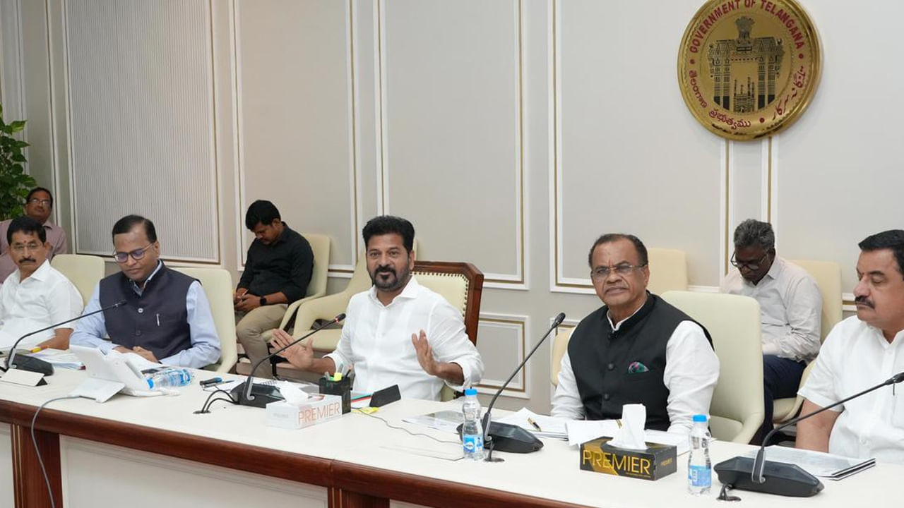 Telangana: హైదరాబాద్‌లోని సమస్యలపై దృష్టిపెట్టిన సీఎం.. వైద్యం, రోడ్డు రవాణా సహా పలు విషయాలపై సమీక్ష