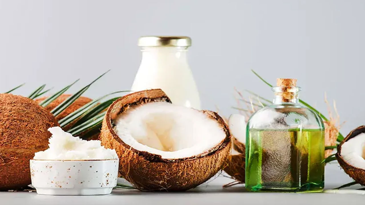 శరీరం ఇన్ఫెక్షన్లతో పోరాడటానికి సహాయపడుతుంది. కొబ్బరి నూనెను క్రమం తప్పకుండా తీసుకోవడం వల్ల జలుబు, ఇతర అనారోగ్యాల నుండి మిమ్మల్ని మీరు రక్షించుకోవటం ద్వారా మిమ్మల్ని మీరు ఆరోగ్యంగా ఉంచవచ్చు.