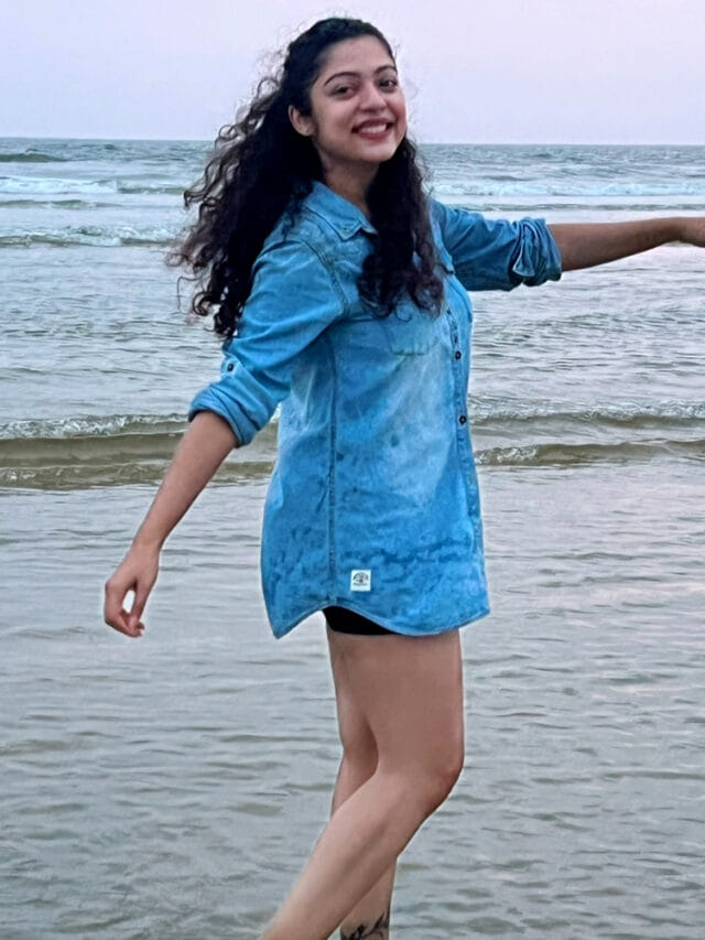 అందం, అభినయం ఉన్నా ముద్దుగుమ్మ వర్షకు కలిసి రాని అదృష్టం..