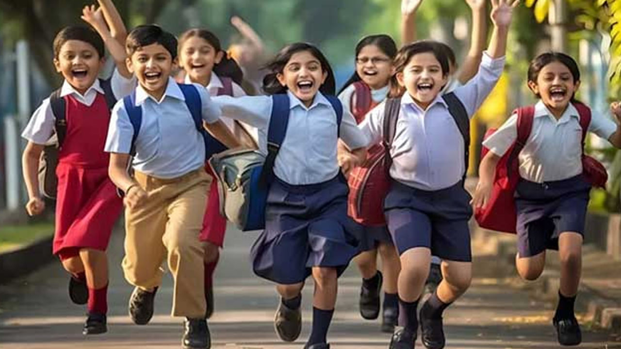 School Holidays: తెలంగాణలో విద్యార్థులకు పండగ.. 13 రోజులు దసరా సెలవులు