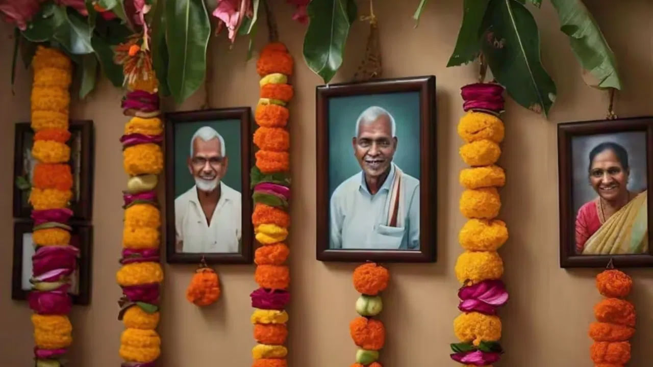 వాస్తు ప్రకారం చనిపోయిన వ్యక్తి ఫోటోను ఎల్లప్పుడూ దక్షిణ దిశలోనే ఉంచాలి.  అంతేకాదు పూర్వీకుల ఫోటోను ఉత్తర దిశలో కూడా ఉంచవచ్చు. అయితే ఈ దిశలో ఫోటోను ఉంచేటప్పుడు.. వారి ముఖం దక్షిణం వైపు ఉండే విధంగా ఏర్పాట్లు చేసుకోవాలని గుర్తుంచుకోండి.