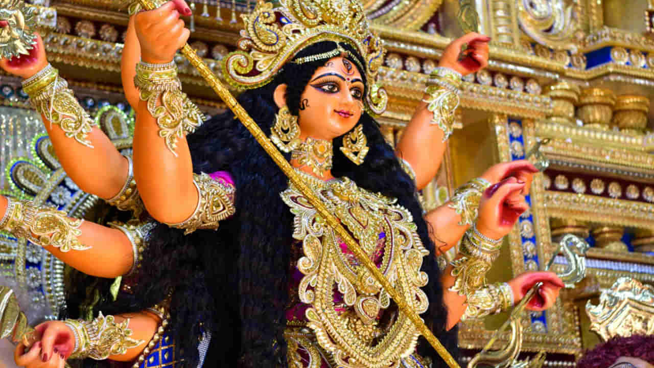 Navratri 2025: ఈ వస్తువులు మీ ఇంట్లో ఉన్నాయా?.. నవరాత్రులకు ముందే వీటిని తొలగించండి..