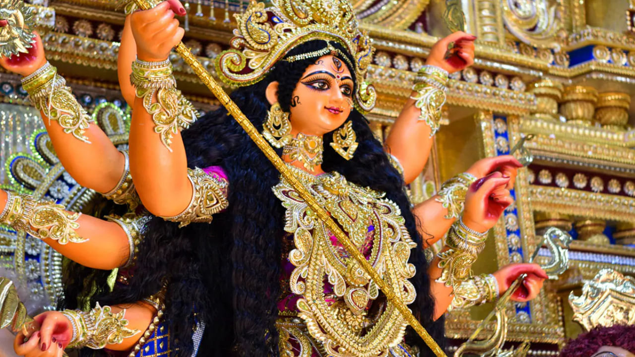 Navratri 2025: ఈ వస్తువులు మీ ఇంట్లో ఉన్నాయా?.. నవరాత్రులకు ముందే వీటిని తొలగించండి..