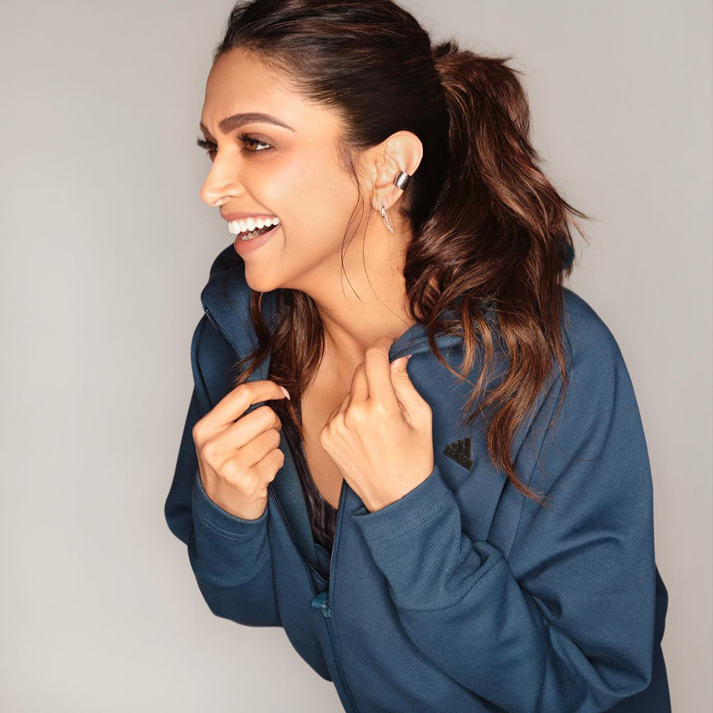 దీపిక పదుకొనే.. ప్రత్యేకంగా పరిచయాలు అవసరం లేని పేరు. కానీ ఈమెను ఆ మధ్య మరో రకంగా ప్రపంచానికి పరిచయం చేసారు అర్జున్ రెడ్డి దర్శకుడు సందీప్ రెడ్డి వంగా. 