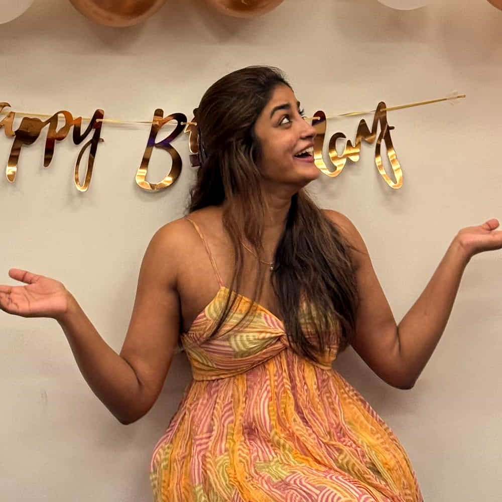 ఇటీవలే ఈ సినిమా నుంచి గ్లింప్స్ విడుదల చేశారు. ఈ సినిమా పై డింపుల్ ఆశలు పెట్టుకుంది. ఈ సినిమాతో ఈ ముద్దుగుమ్మ మంచి విజయాన్ని అందుకోవాలని అభిమానులు ఆశిస్తున్నారు. మరి ఈ చిన్నదానికి హిట్ అందుతుందేమో చూడాలి. సోషల్ మీడియాలో ఈ చిన్నది షేర్ చేసే ఫోటోలు అభిమానులను ఆకట్టుకుంటున్నాయి.