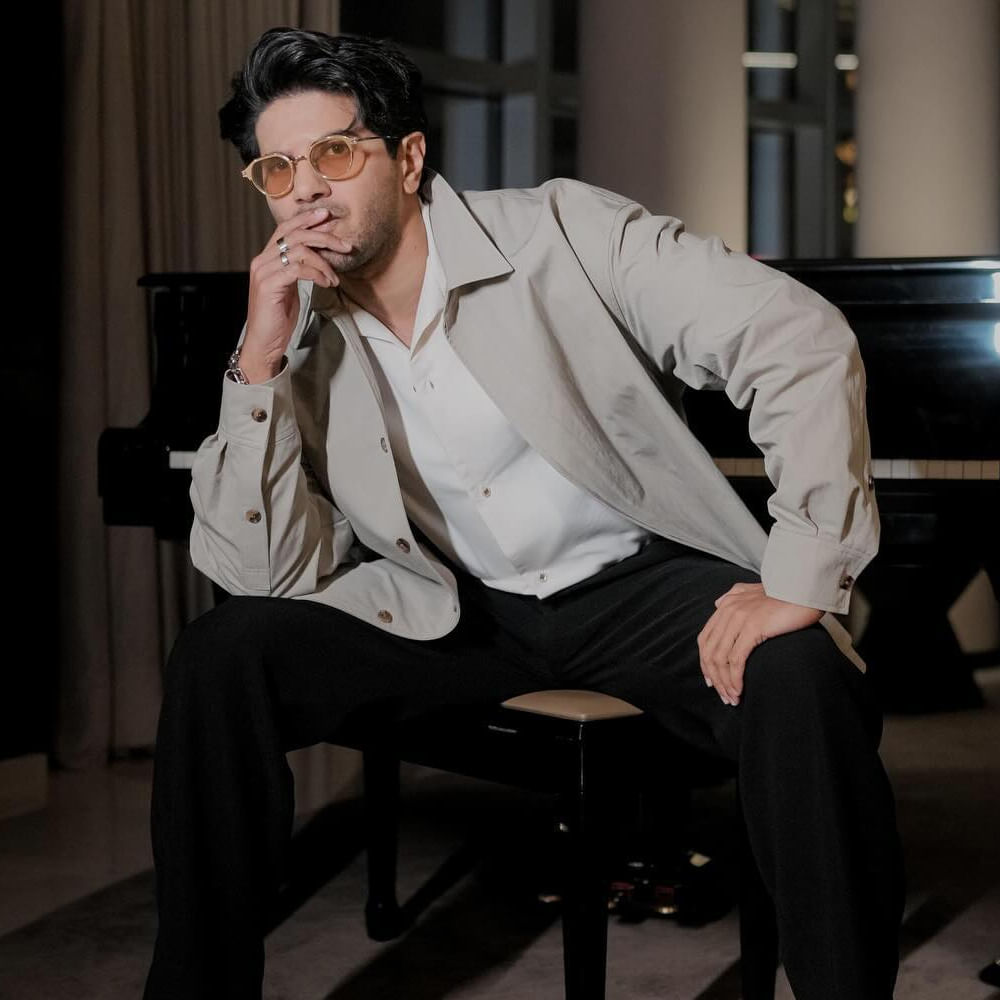 తెలుగులో సితార ఎంటర్‌టైన్మెంట్స్‌పై నాగవంశీ విడుదల చేసారు. వార్ 2 డిస్ట్రిబ్యూట్ చేసి నష్టపోయిన నాగ వంశీ.. కొత్త లోక సినిమాతో మళ్లీ ట్రాక్ ఎక్కారు. తెలుగులో చాలా సైలెంట్‌గా విడుదలైన ఈ చిత్రానికి మౌత్ పబ్లిసిటీ బాగా హెల్ప్ అవుతుంది. 