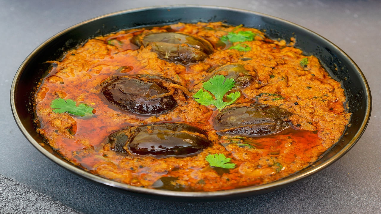 కీళ్ళవాతం: కీళ్ల నొప్పులు ఉంటే వంకాయకు దూరంగా ఉండండి. వంకాయలో 'సోలనైన్' అనే ప్రత్యేక మూలకం ఉంటుంది. ఇది శరీరంలో మంటను పెంచుతుంది. ఇది కీళ్ల నొప్పులను మరింత పెంచుతుంది . 
