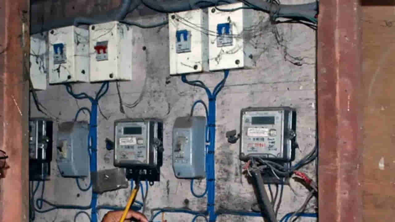 Viral: కరెంట్ బిల్లు చూసి అతగాడి కళ్లు బైర్లు కమ్మాయ్.. ఎంతొచ్చిందో తెలిస్తే బిత్తరపోతారు